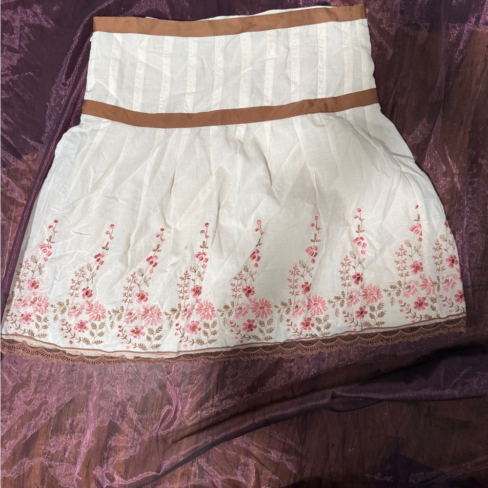 Chic White and Brown Floral Embroidered Midi Skirt